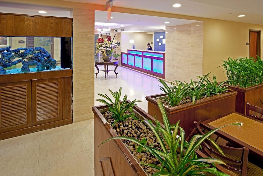 Holiday Inn Express Maspeth By Ihg Nueva York Exterior foto