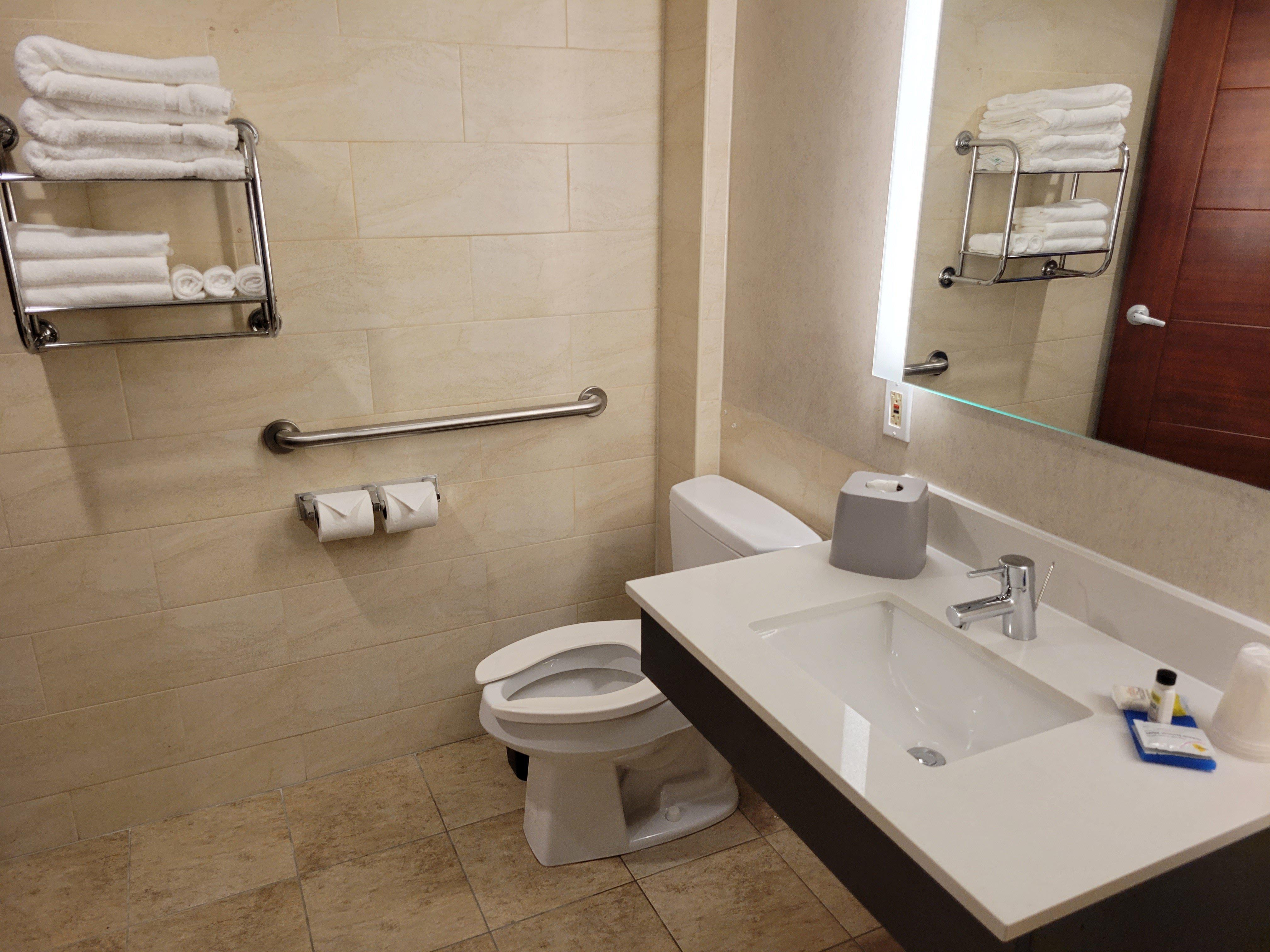 Holiday Inn Express Maspeth By Ihg Nueva York Exterior foto